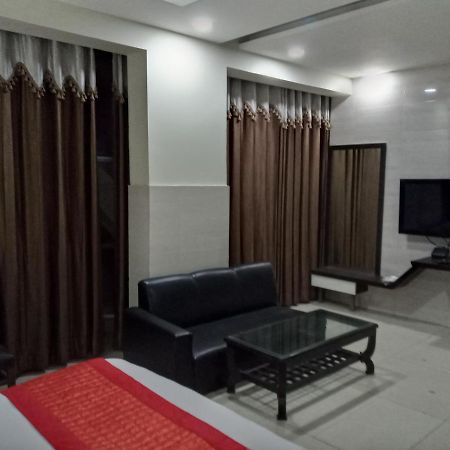 Готель Vivah Residency Нью-Делі Екстер'єр фото